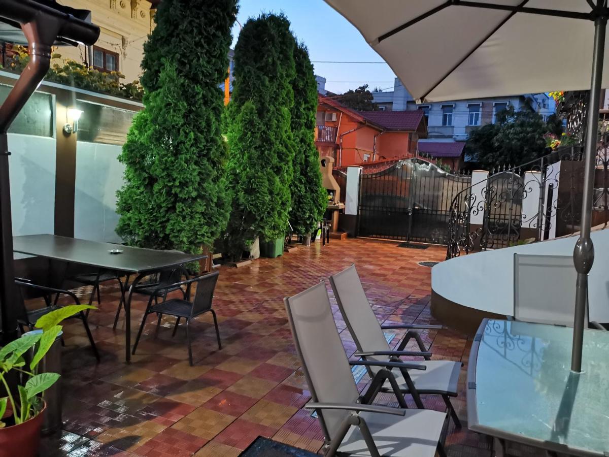 Joe Hostel Bucarest Esterno foto