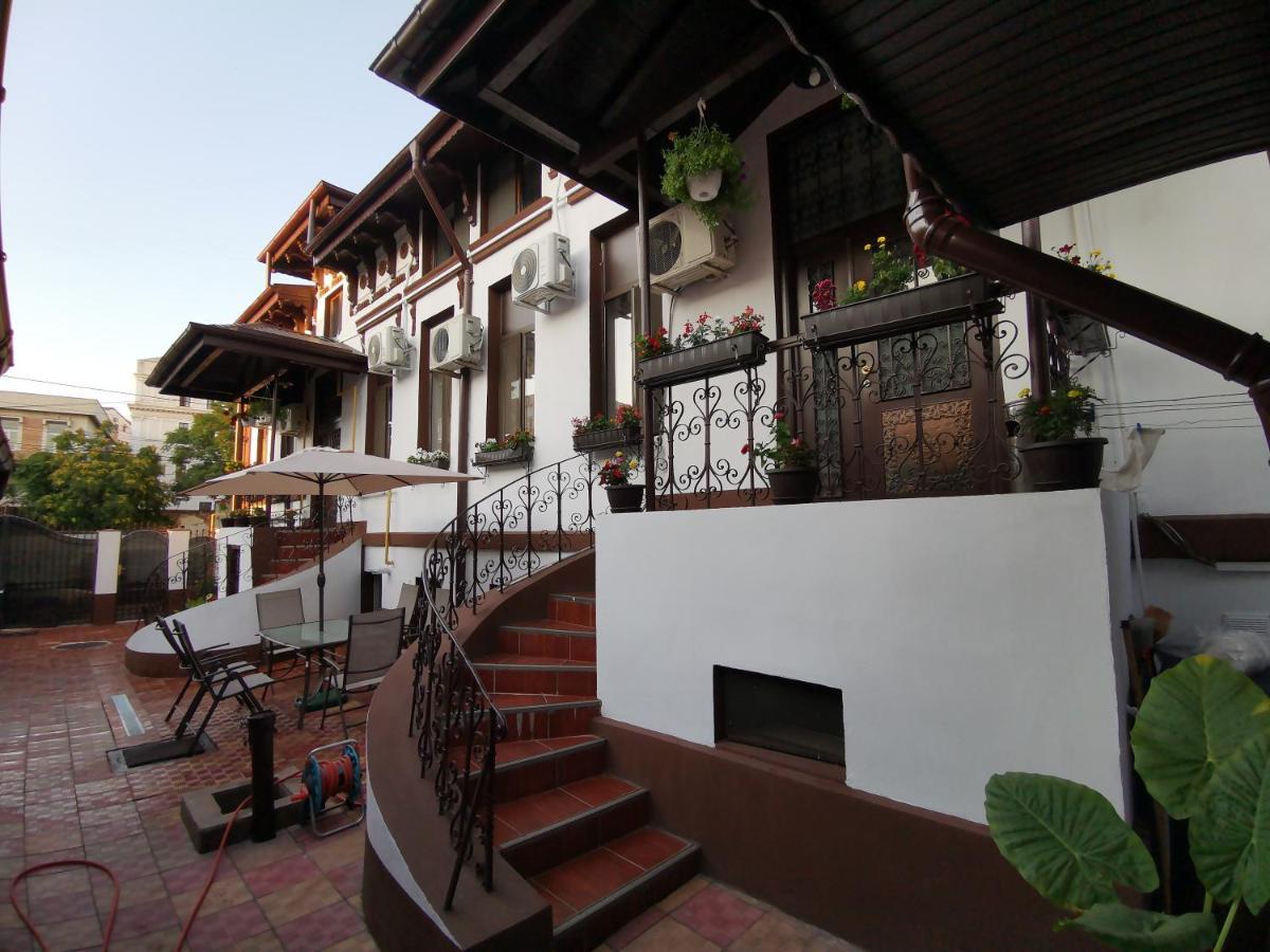 Joe Hostel Bucarest Esterno foto