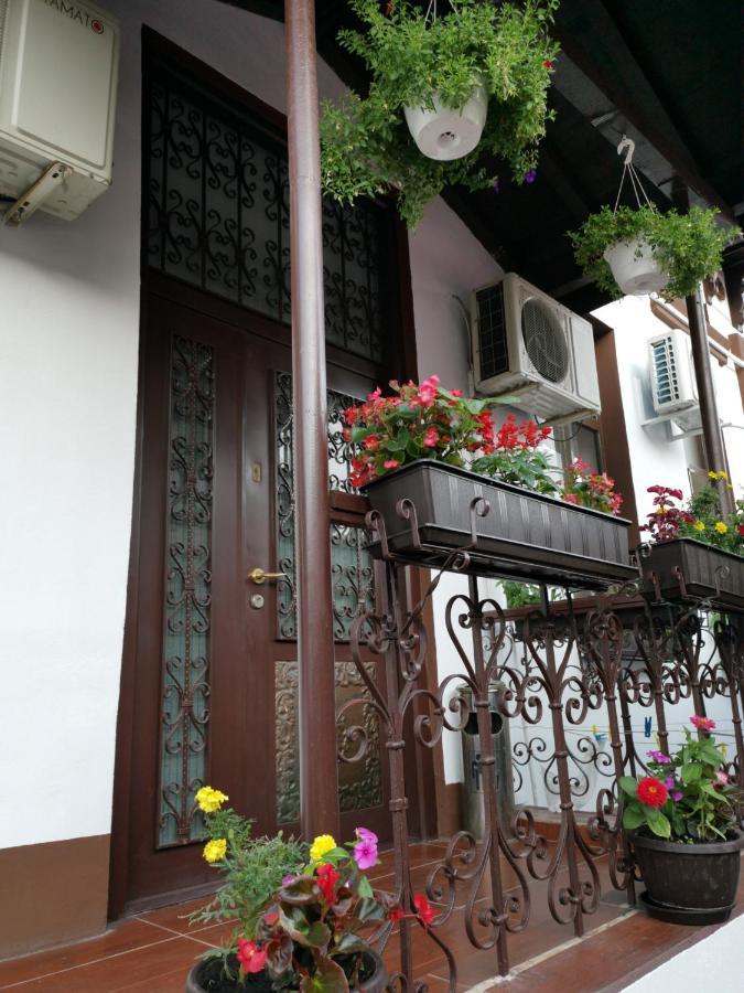 Joe Hostel Bucarest Esterno foto
