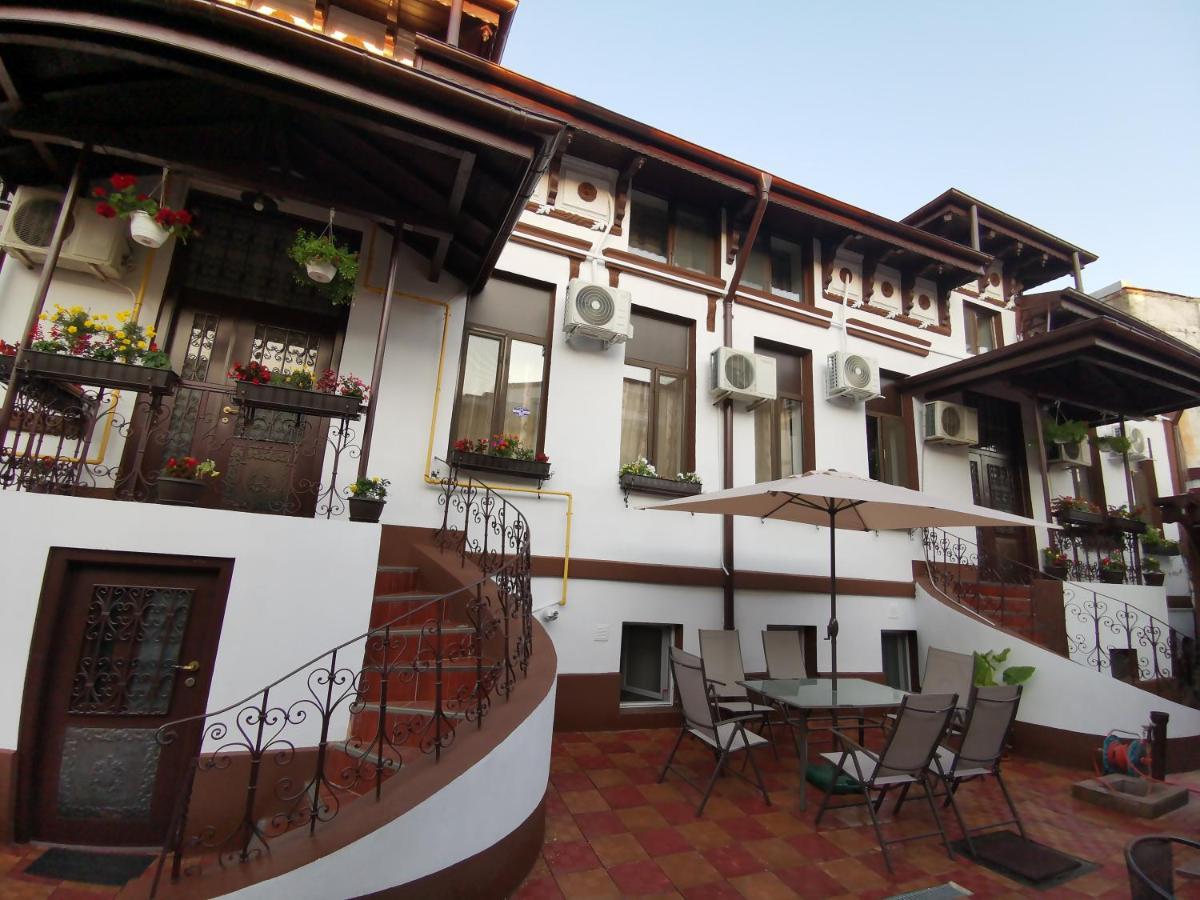 Joe Hostel Bucarest Esterno foto