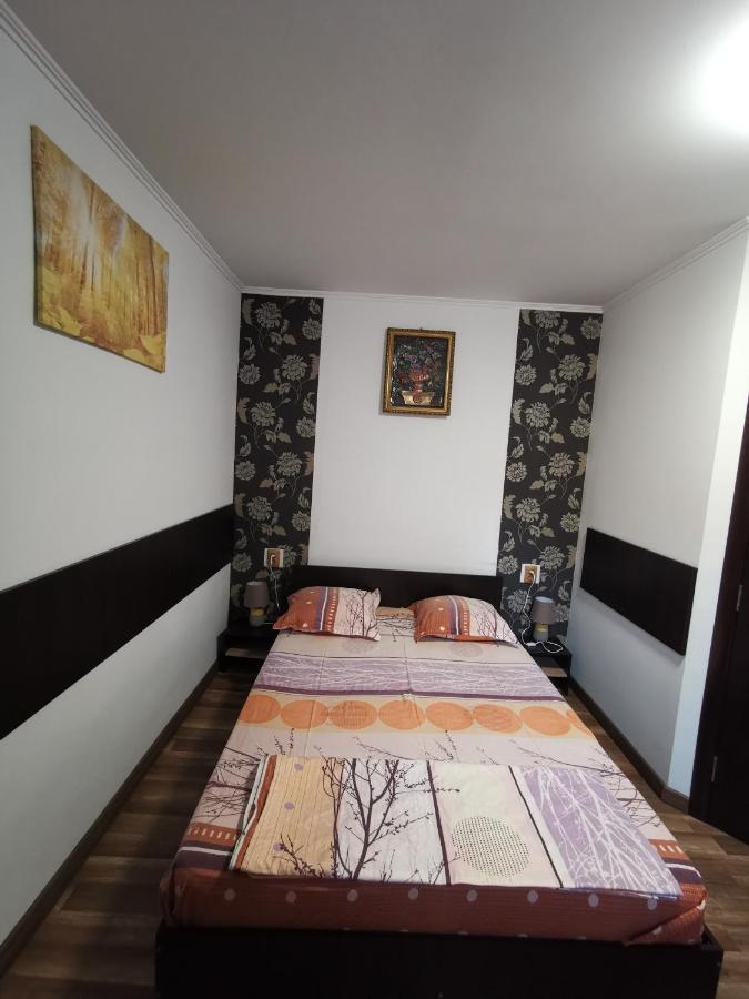 Joe Hostel Bucarest Esterno foto