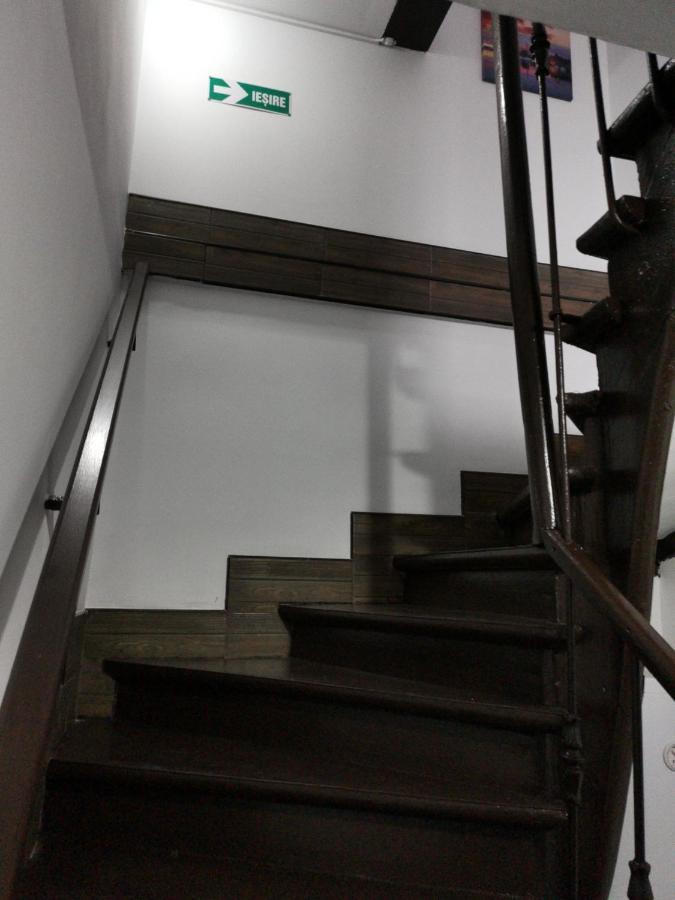 Joe Hostel Bucarest Esterno foto