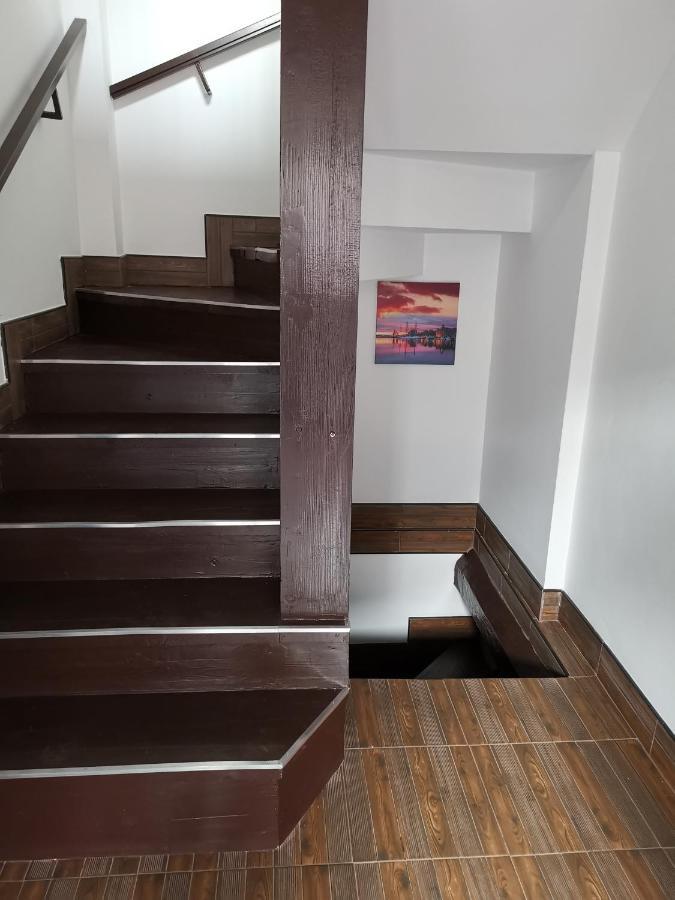 Joe Hostel Bucarest Esterno foto