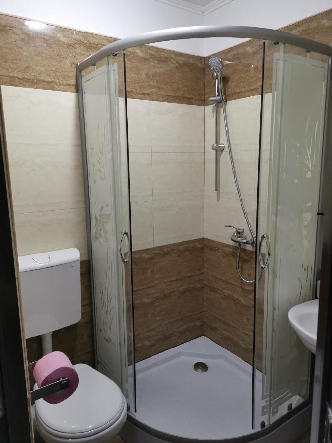 Joe Hostel Bucarest Esterno foto